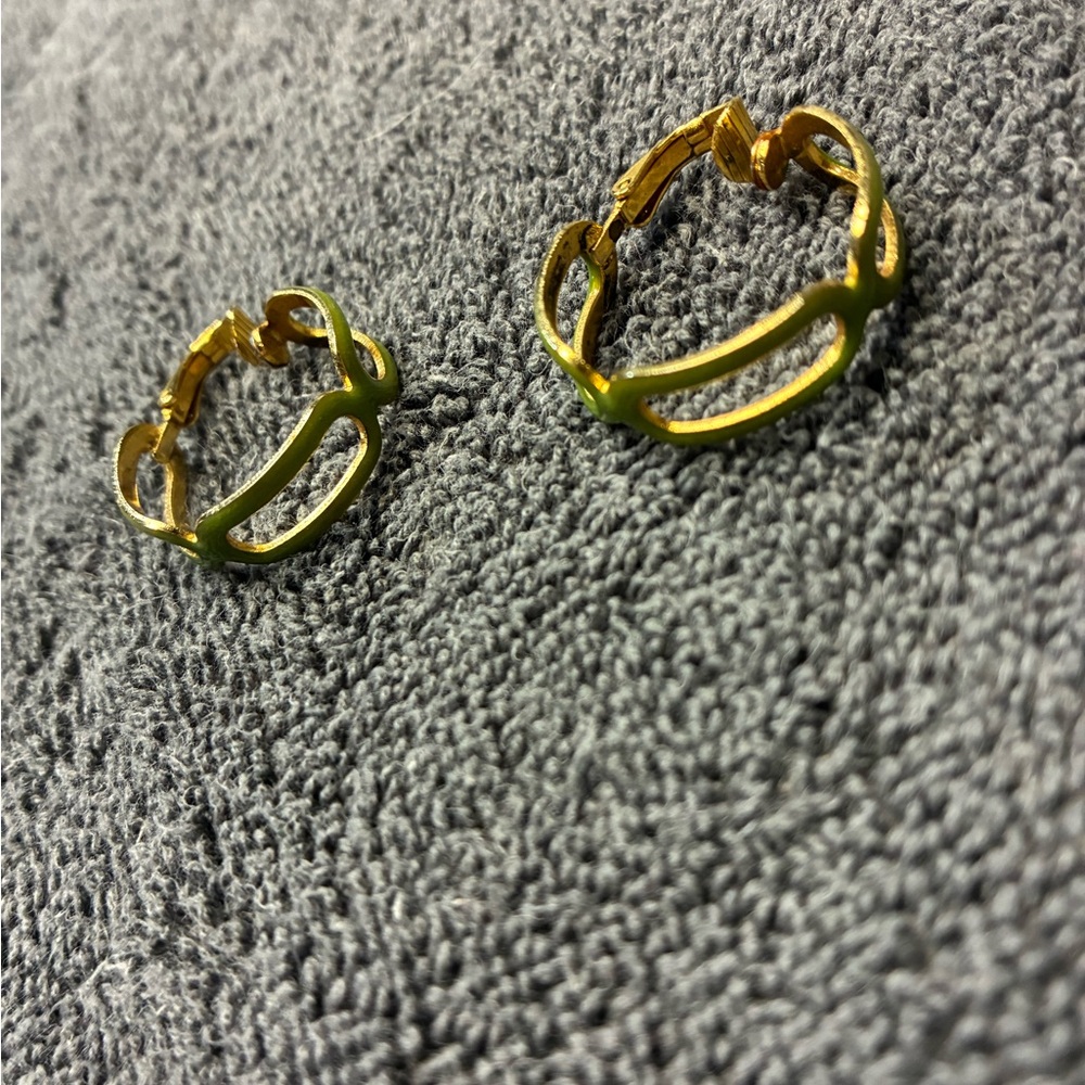 Gold-Tone Twisted Hoop Earrings - Women Jewelry clip-on - Picture 2 of 3